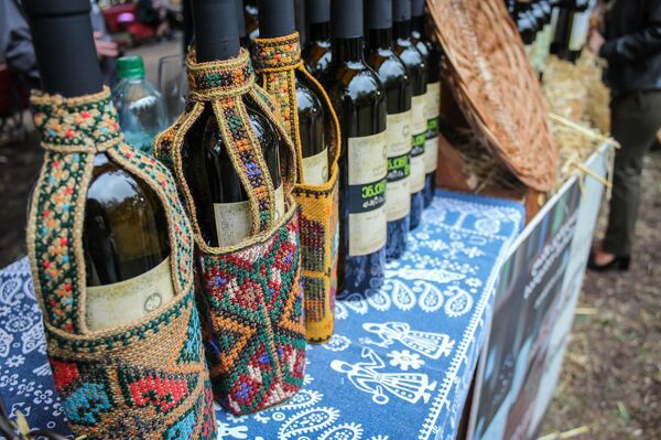 Остаться в живых: чем запомнится фестиваль вина в Гурджаани - Sputnik Грузия