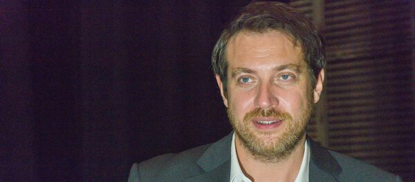 მსახიობი კირილ საფონოვი რობერტ როჟდესტვენსკის საღამოზე მსახიობი კირილ საფონოვი რობერტ როჟდესტვენსკის საღამოზე - Sputnik საქართველო