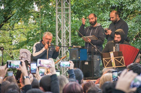 Также гости наслаждались  фольклорными и музыкальными выступлениями - Sputnik Грузия