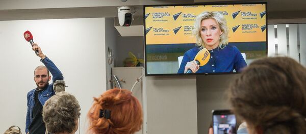 Видеомост: Москва - Тбилиси с Марией Захаровой - Sputnik Грузия