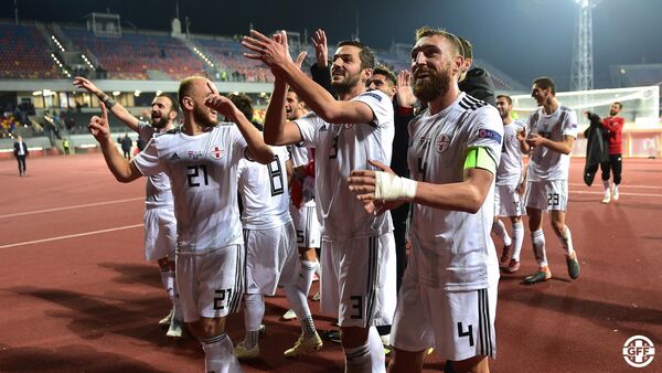 Своей новой победой грузинские футболисты досрочно обеспечили себе первое место в подгруппе и путевку в плей-офф Лиги наций УЕФА - Sputnik Грузия