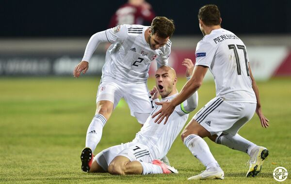 Сборная Грузии по футболу досрочно вышла в плей-офф Лиги наций Сборная Грузии по футболу досрочно вышла в плей-офф Лиги наций - Sputnik Грузия