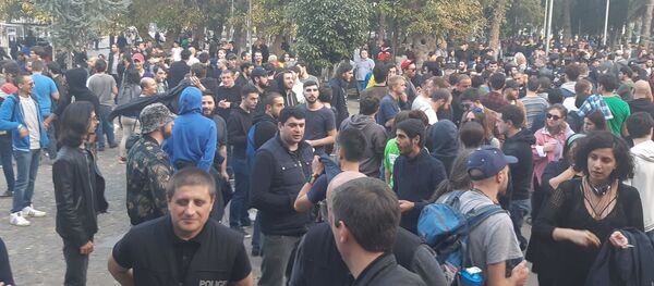 В парке Дэдаэна собрались сторонники  легализации марихуаны - Sputnik Грузия