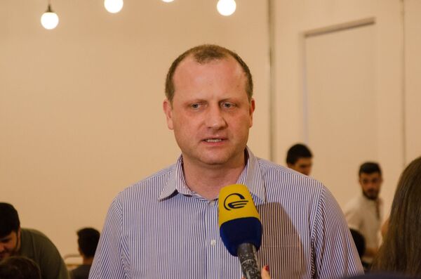 Выбери меня! - последние обращения кандидатов в президенты к избирателям - Sputnik Грузия