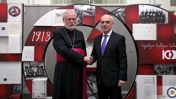 Архиепископ Пол Ричард Галлахер и Давид Залкалиани - Sputnik Грузия