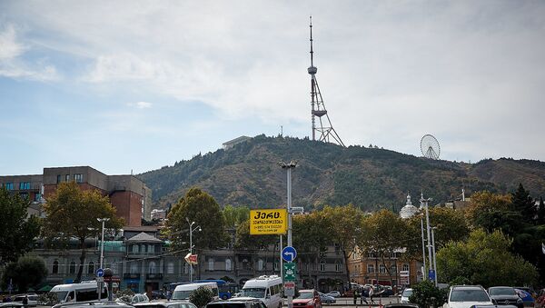 Гора Мтацминда и тбилисская телевышка - вид на город Тбилиси - Sputnik Грузия