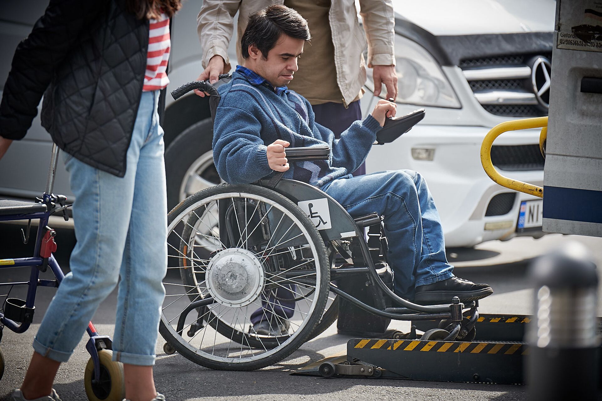 Человек с ОВЗ на инвалидной коляске - Sputnik Грузия, 1920, 14.06.2025