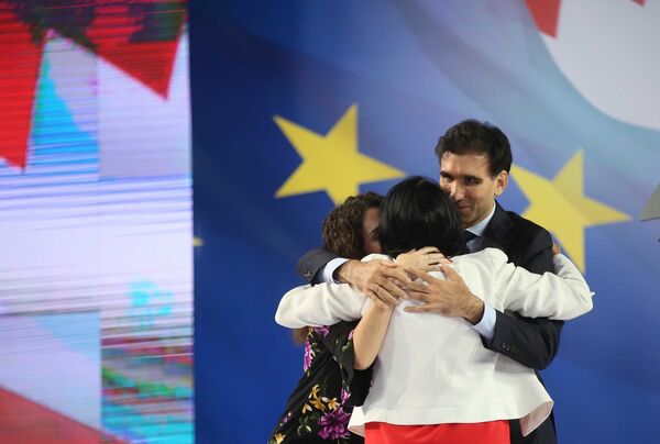 Помпезность, слезы и попытка перехватить сторонников - последний рывок перед выборами - Sputnik Грузия