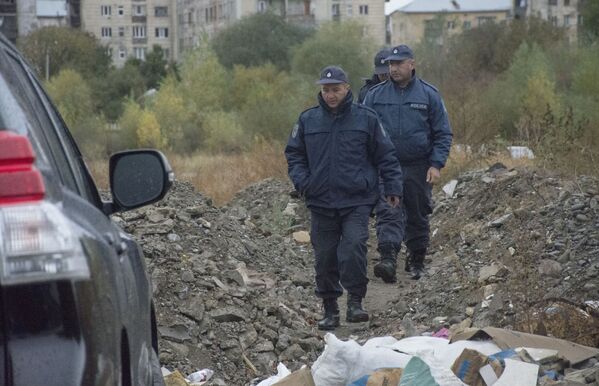 Местные жители уточняют, что труп был найден ночью на территории, прилегающей к зданию местного суда

 - Sputnik Грузия