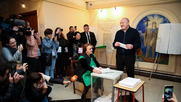 Георгий Маргвелашвили проголосовал на президентских выборах 2018 - Sputnik Грузия
