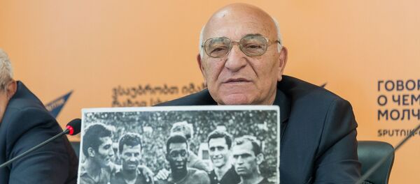 Ветеран советского футбола, легендарный полузащитник Динамо Тбилиси Георгий СИЧИНАВА   - Sputnik Грузия
