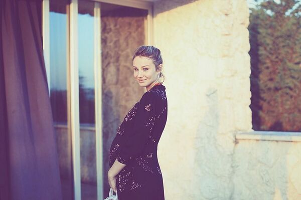 Жена Каладзе вошла в список самых стильных беременных женщин - Sputnik Грузия