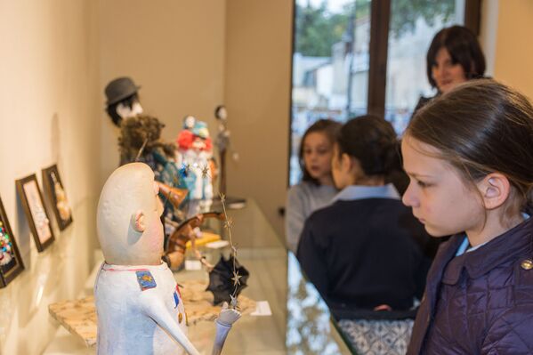 На выставке авторской куклы в рамках фестиваля было представлено множество интересных работ
 - Sputnik Грузия
