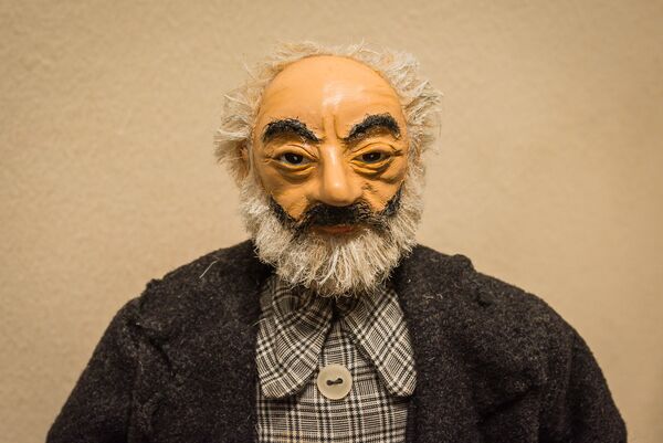 სერგო ფარაჯანოვი და ფრიდა კალო: თბილისში საავტორო თოჯინების ფესტივალი დაიწყო სერგო ფარაჯანოვი და ფრიდა კალო: თბილისში საავტორო თოჯინების ფესტივალი დაიწყო - Sputnik საქართველო