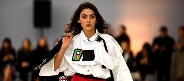 ავთანდილმა, Vaska-მ და LIYA-მ თბილისის მოდის კვირეულზე ახალი კოლექციები წარმოადგინეს ავთანდილმა, Vaska-მ და LIYA-მ თბილისის მოდის კვირეულზე ახალი კოლექციები წარმოადგინეს - Sputnik საქართველო