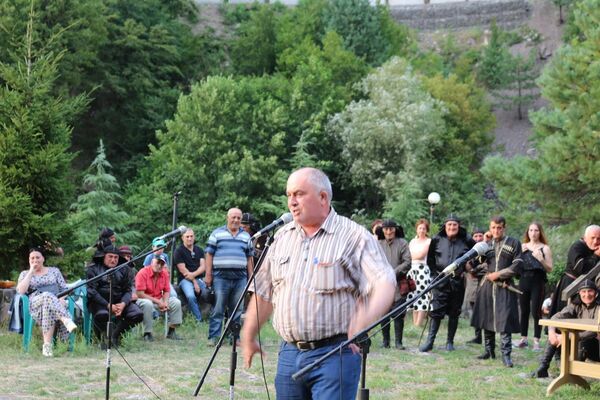 როცა პატარაკაცობის უფლება არ გაქვს – რაჭველების საყვარელი მგოსანი და ციხეში დაწერილი ლექსი როცა პატარაკაცობის უფლება არ გაქვს – რაჭველების საყვარელი მგოსანი და ციხეში დაწერილი ლექსი - Sputnik საქართველო