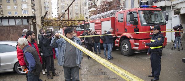Пожарные и полиция на месте взрыва в жилом доме в Поничала - Sputnik Грузия
