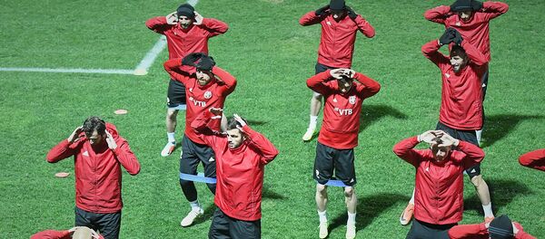 Футболисты сборной Грузии на тренировке перед матчем с Казахстаном - Sputnik Грузия