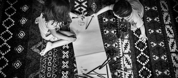 ბავშვები ხალიჩაზე ბავშვები ხალიჩაზე - Sputnik საქართველო