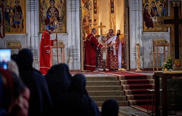  Праздничную службу в соборе провел Католикос-Патриарх Всея Грузии Илия Второй - Sputnik Грузия