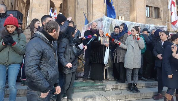 Акция протеста у здания парламента - Sputnik Грузия