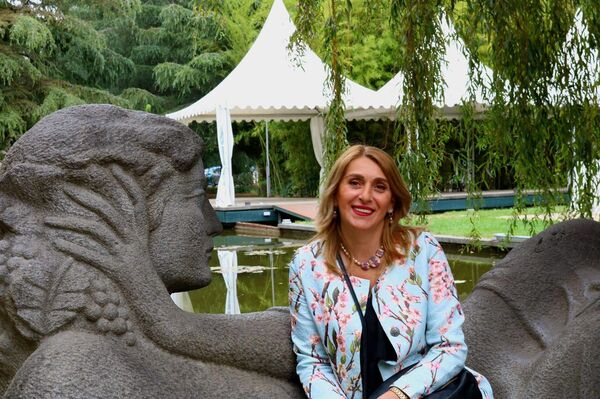 სამკაული და ხასიათი - როგორი ქალები ირჩევენ დიდი ზომის სამკაულს - Sputnik საქართველო