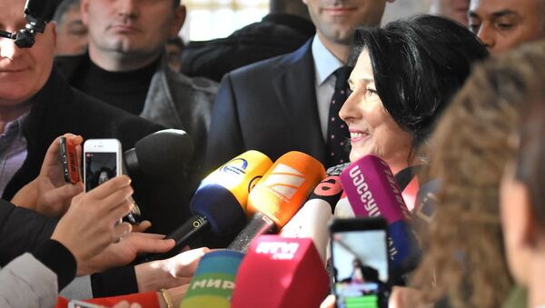 Саломе Зурабишвили пришла голосовать на одном из избирательных участков - Sputnik Грузия