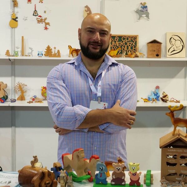 „კოდალა“ - ეკოლოგიურად სუფთა სათამაშოების საწარმო, სადაც 14 შშმ პირია დასაქმებული „კოდალა“ - ეკოლოგიურად სუფთა სათამაშოების საწარმო, სადაც 14 შშმ პირია დასაქმებული - Sputnik საქართველო