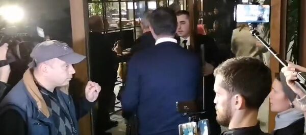 Ситуация у штаба Зурабишвили после завершения выборов - видео - Sputnik Грузия