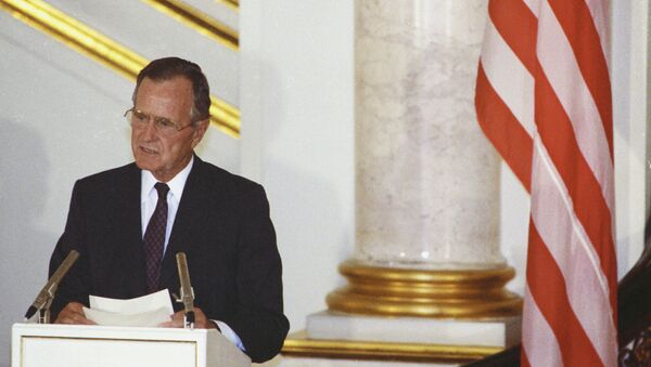 41-й президент США Джордж Буш-старший  - Sputnik Грузия