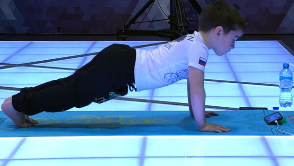 Юный рекордсмен - мировое достижение чеченского мальчика - Sputnik Грузия