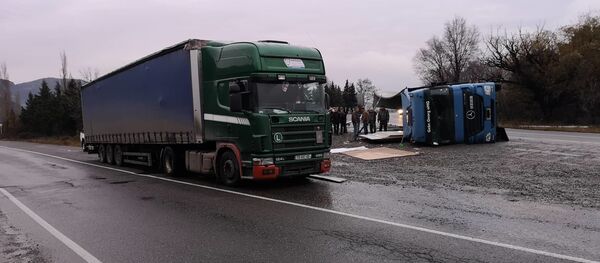 Авария на одной из дорог в Грузии Авария на одной из дорог в Грузии - Sputnik Грузия