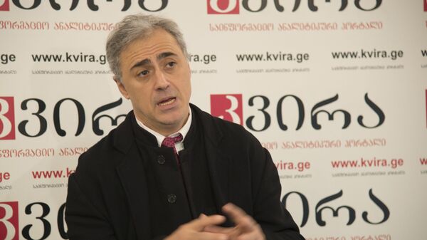 Шумное выселение в Тбилиси – задержан известный писатель