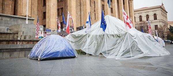Палатки участников акции в поддержку Саралидзе и Мачаликашвили - Sputnik Грузия