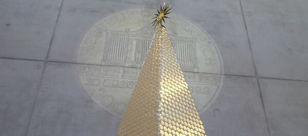 Рождественская елка из золотых монет в Мюнхене - Sputnik Грузия