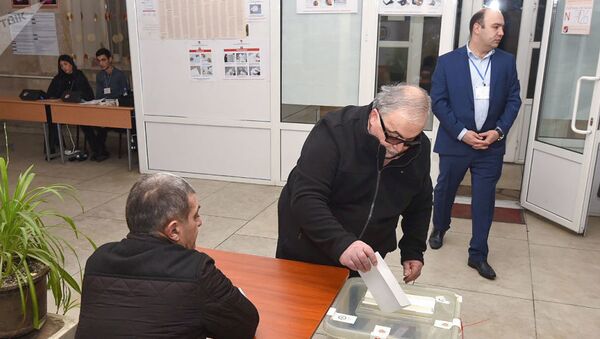 Внеочередные выборы в парламент проходят в Армении - Sputnik Грузия
