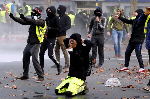 Уличные беспорядки, за которыми стоят Желтые жилеты, начались и на улицах Брюсселя в Бельгии - Sputnik Грузия