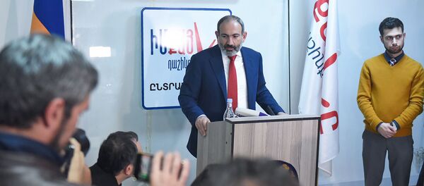 Никол Пашинян в штабе блока Мой шаг (10 декабря 2018). Еревaн - Sputnik Грузия