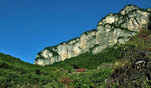 Таинственные и великолепные — топ-5 грузинских гор с красивыми легендами - Sputnik Грузия