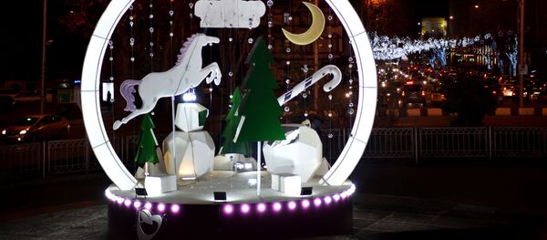 Новогодние украшения на улицах Тбилиси - Sputnik Грузия