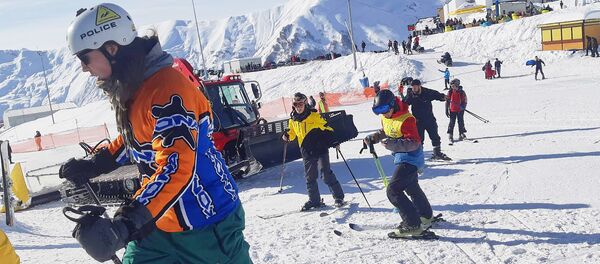 Отдыхающие на зимнем курорте Гудаури - Sputnik Грузия