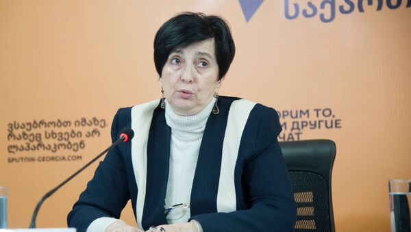 Амашукели о жестком характере Зурабишвили и ее встрече с Лавровым - Sputnik Грузия