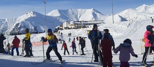 დაანებე მოწევას, დადექი თხილამურებზე! ყველა გუდაურში დასასვენებლად! დაანებე მოწევას, დადექი თხილამურებზე! ყველა გუდაურში დასასვენებლად! - Sputnik საქართველო