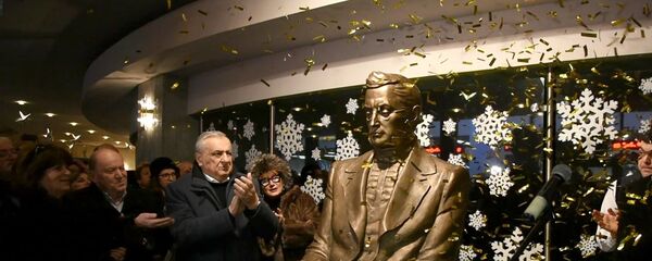 Памятник Грибоедову работы Церетели торжественно открыли в Тбилиси Памятник Грибоедову работы Церетели торжественно открыли в Тбилиси - Sputnik Грузия