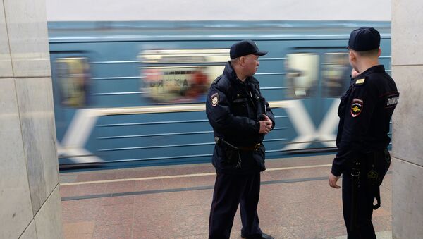 Полиция в метро Москвы - Sputnik Грузия