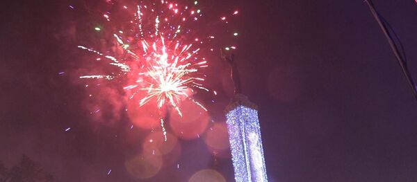 Фейерверки в небе над Батуми: как курортная столица Грузии встретила Новый год - Sputnik Грузия