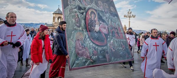 ალილო საშობაო მსვლელობაა, რომელიც შობის წინა ღამეს იმართება. ეს სახელწოდება ასევე მოერგო ძველ ქართულ ტრადიციას, რომელიც უამრავი საუკუნის წინ გაჩნდა საქართველოში ალილო საშობაო მსვლელობაა, რომელიც შობის წინა ღამეს იმართება. ეს სახელწოდება ასევე მოერგო ძველ ქართულ ტრადიციას, რომელიც უამრავი საუკუნის წინ გაჩნდა საქართველოში - Sputnik საქართველო