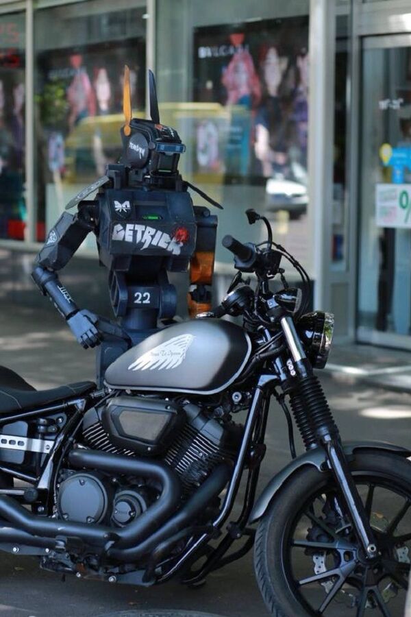 ვინ არის ბიჭი, რომელიც ქველმოქმედებისათვის ყველაზე ძვირფას ნამუშევარს ყიდის - Sputnik საქართველო