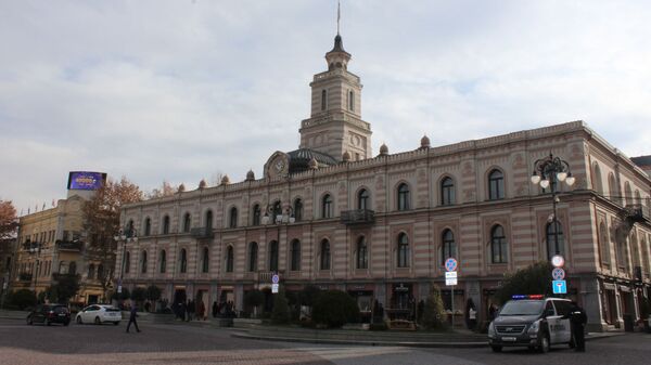 Здание, где в настоящее время находится тбилисское Сакребуло - городской совет, на площади Свободы - Sputnik Грузия