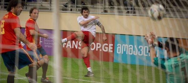 კახა კალაძეს გააქვს გოლი ესპანეთის ნაკრების კარში - Sputnik საქართველო
